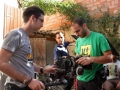 César Maderal, Manuel Cervantes y Pedro Estepa preparan el equipo para grabar.